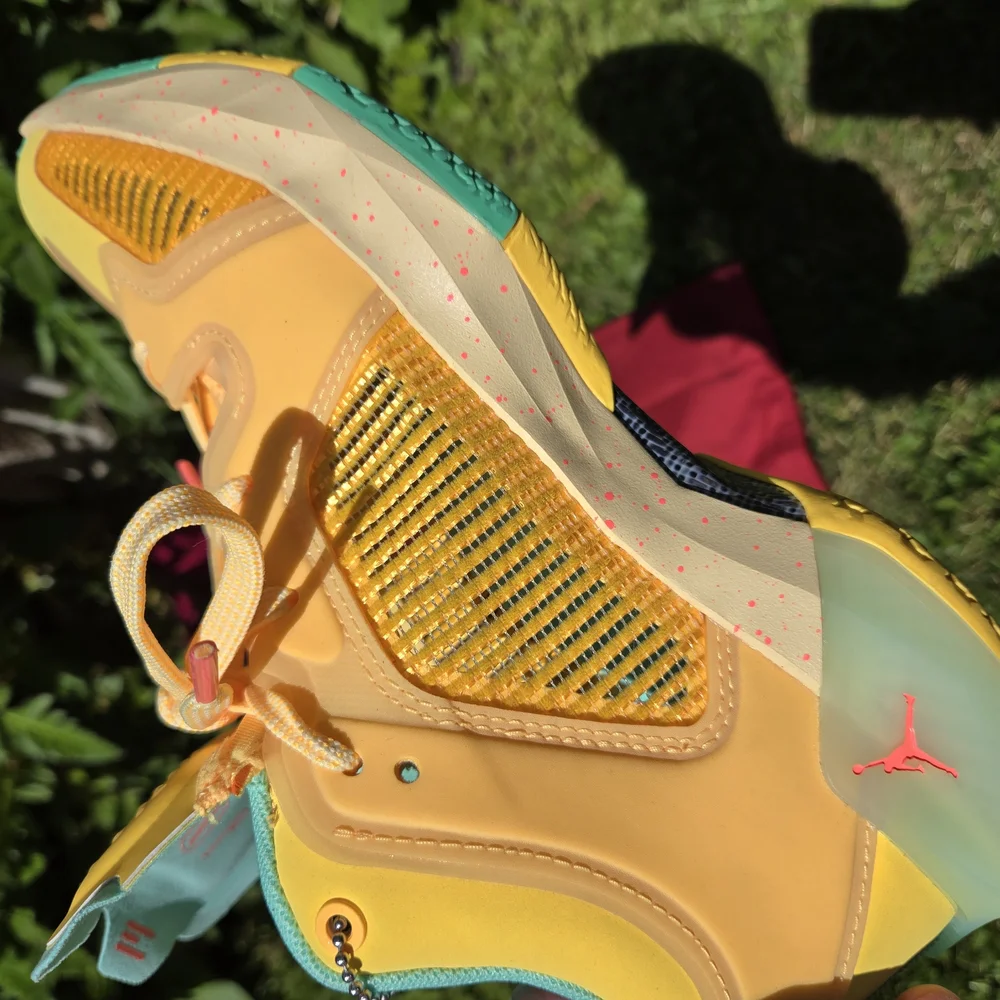 Nike Air Jordan 37 Low 'Freshly Squeezed' EYBL SZ 9 EUC           (BIN 006) - Picture 2 of 13